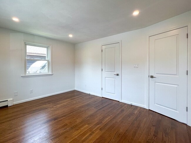 Building Photo - 22 Chandler St