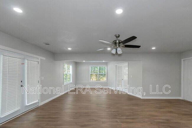 Building Photo - 455 Trelawney Cir