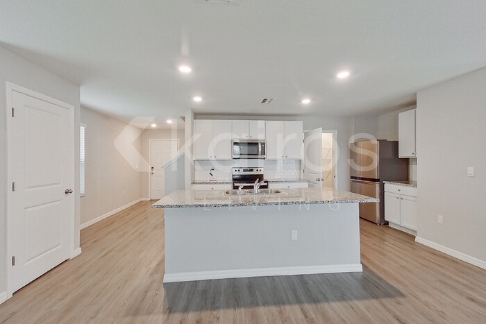 Building Photo - 4451 SW 85 Ln