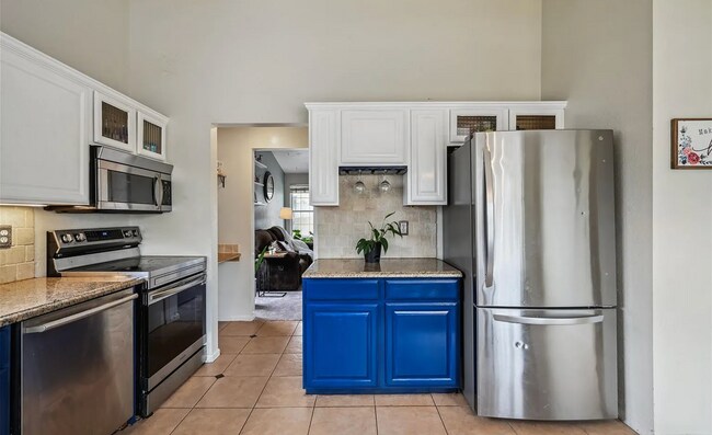 Building Photo - 646 S Joplin St