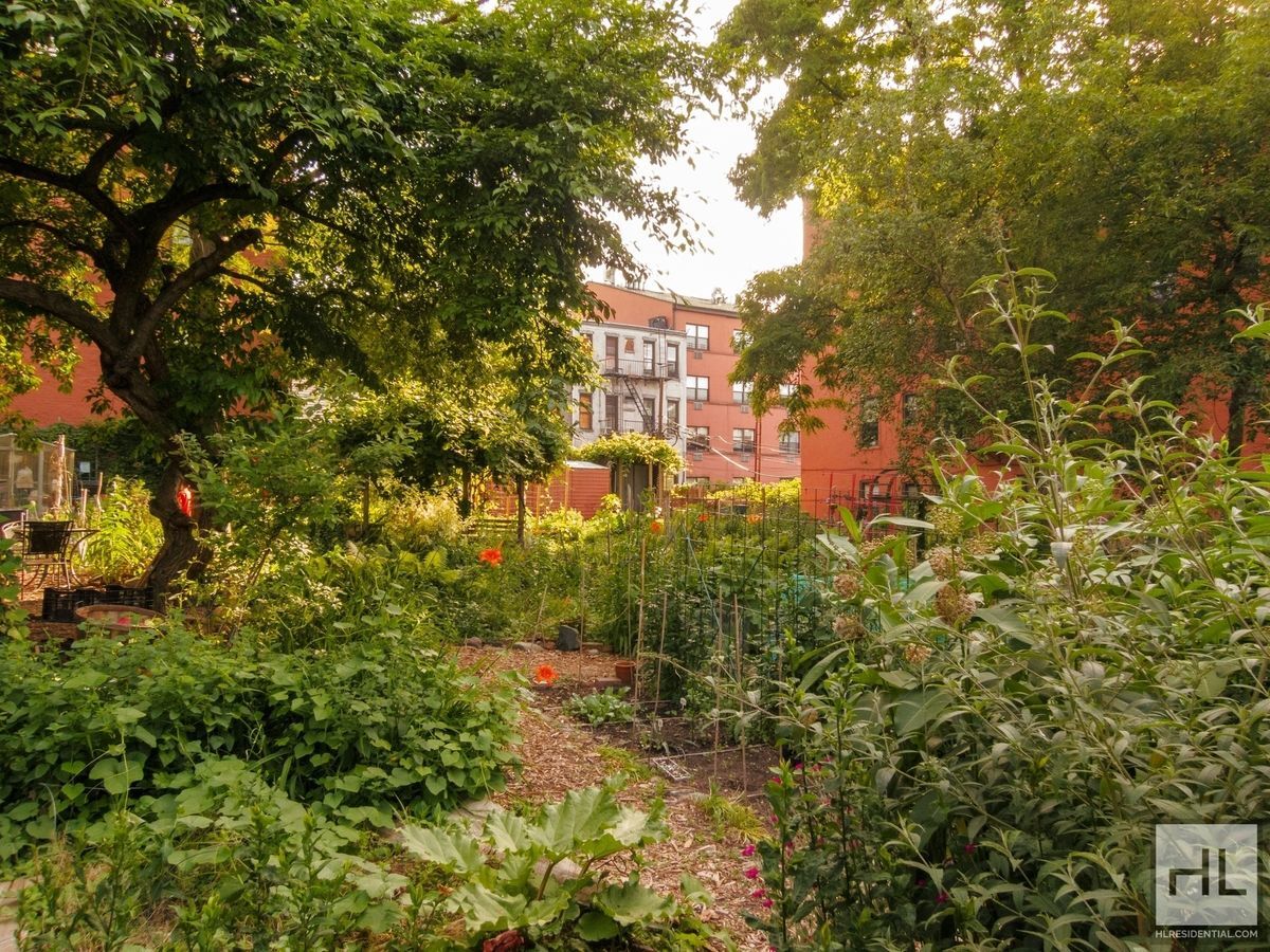 Building Photo - 15 STREET