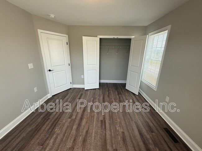 Building Photo - 127 Jess Corby Rd