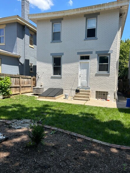Building Photo - 1507 Banklick St