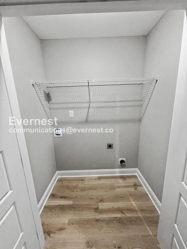 Building Photo - 3385 Polly Dr