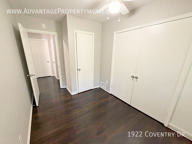 Building Photo - 1922 Coventry Dr