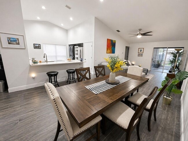 Building Photo - 1208 Tiger Wood Ct