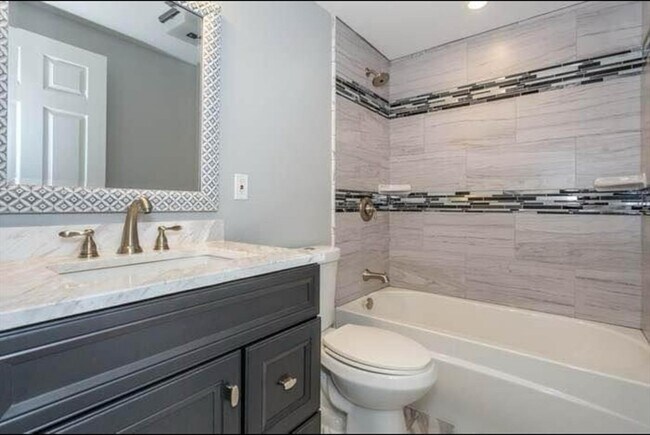 Building Photo - 115 Grove St