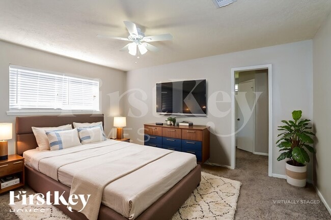 Building Photo - 13285 Lake Breeze Ln