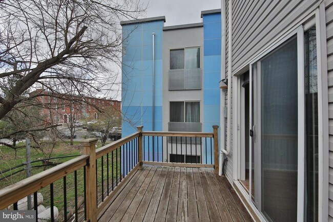 Building Photo - 1222 N 7th St