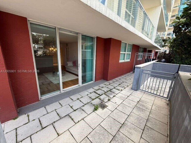 Building Photo - 1155 Brickell Bay Dr