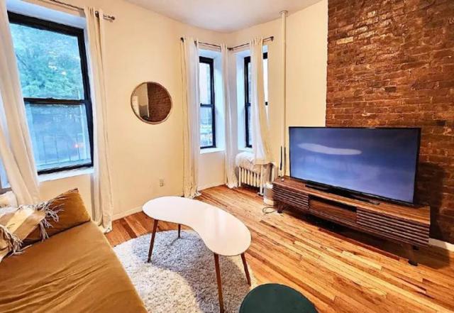 Primary Photo - 2 bedroom in New York NY 10128