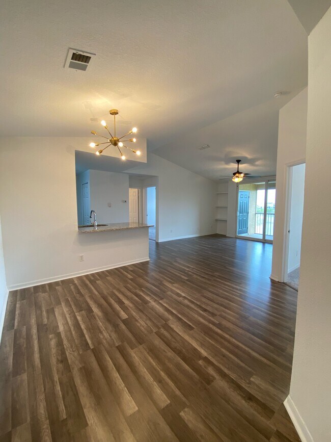 Building Photo - 8801 Latrec Ave