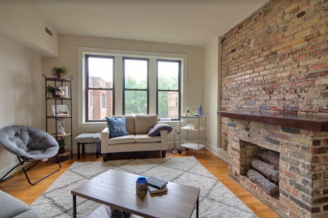 Building Photo - 3511 N Racine Ave