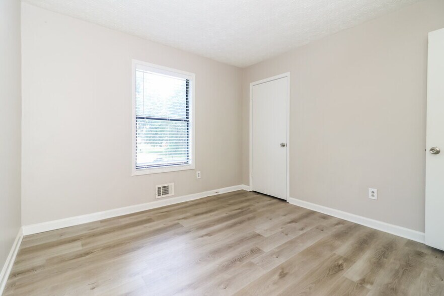 Building Photo - 3684 Linwood Way