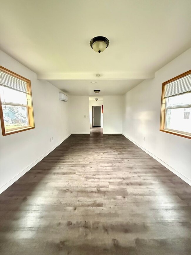 Building Photo - Studio Month to Month Lease