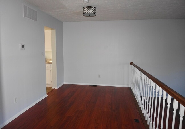 Building Photo - Charming 3Bed/2.5 Bath in Nottingham!