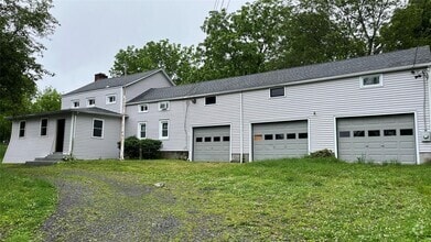 Building Photo - 131 S Putt Corners Rd