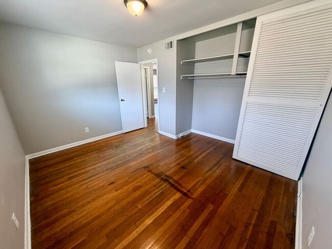 Building Photo - 1568 Alexandria Dr