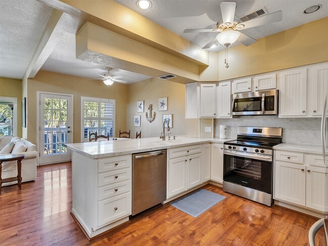 Building Photo - 16627 Bayfront Dr