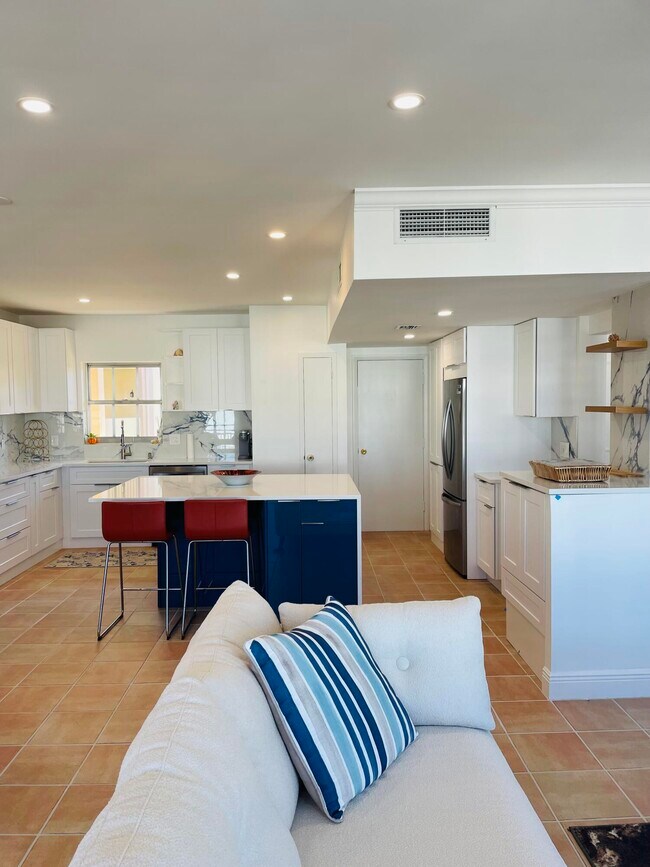 Building Photo - 3475 S Ocean Blvd