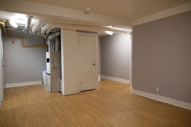 Building Photo - Terrific Basement Unit