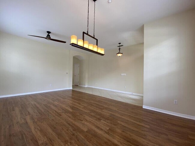 Building Photo - 9376 Ravens Willow Dr