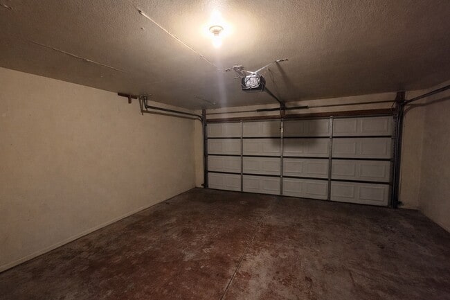 Building Photo - 1625 W Hillside Pl