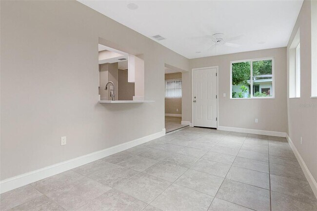 Building Photo - 2958 Dundee Dr