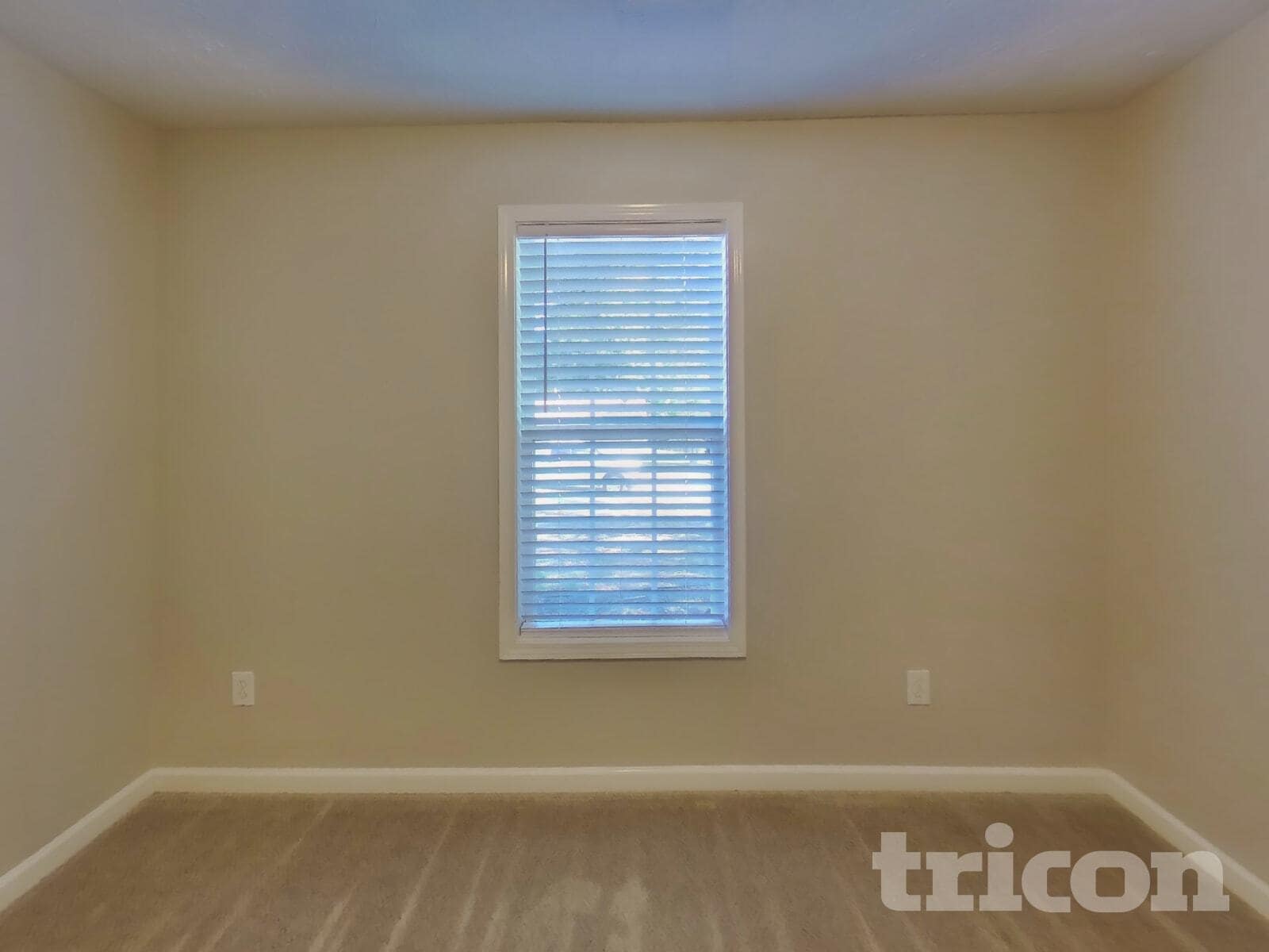 Building Photo - 410 Red Oak Ct