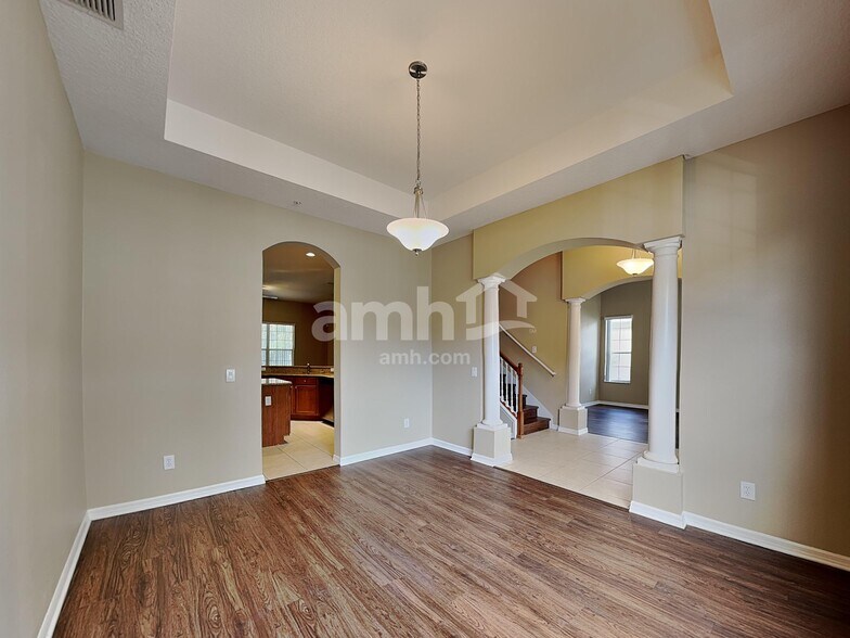 Building Photo - 10016 Caroline Park Dr