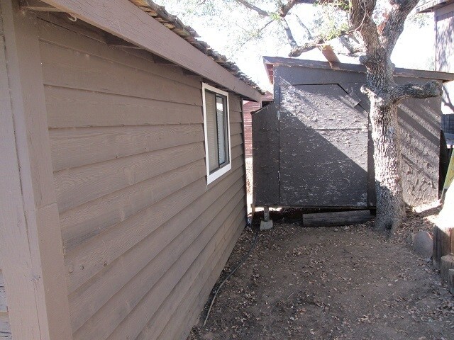Building Photo - Alpine Creek