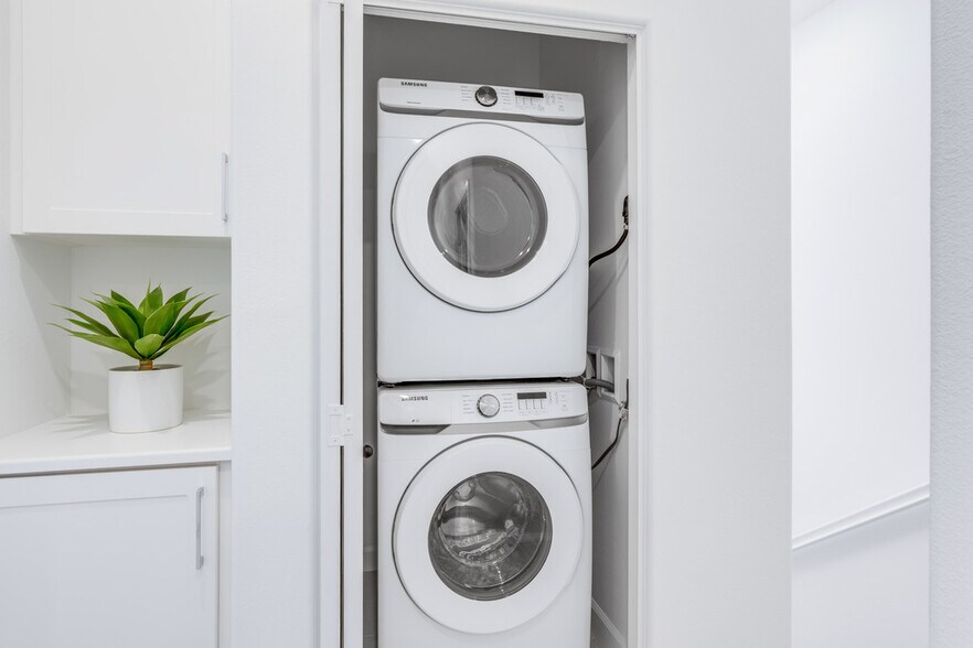 Building Photo - 414 Caliper Way