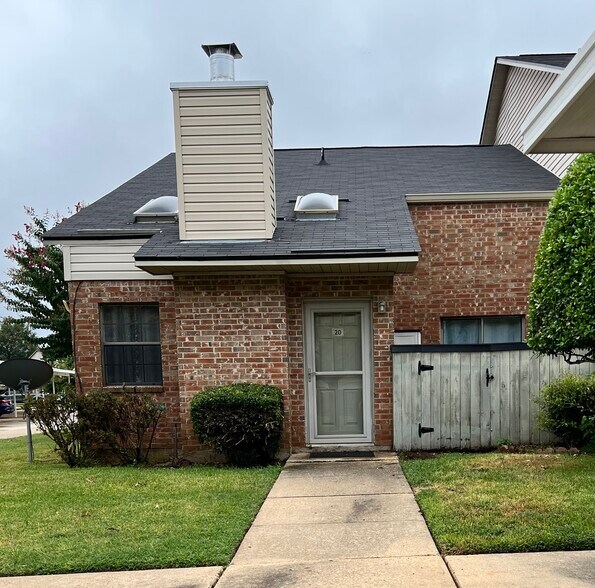 Building Photo - 3636 Greenacres Place Dr