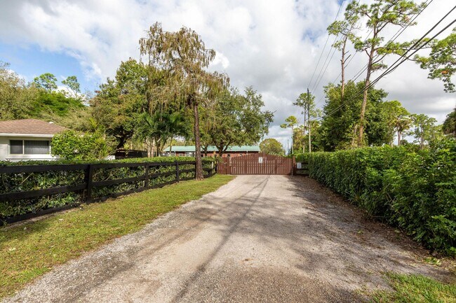 Building Photo - 13529 E Citrus Dr