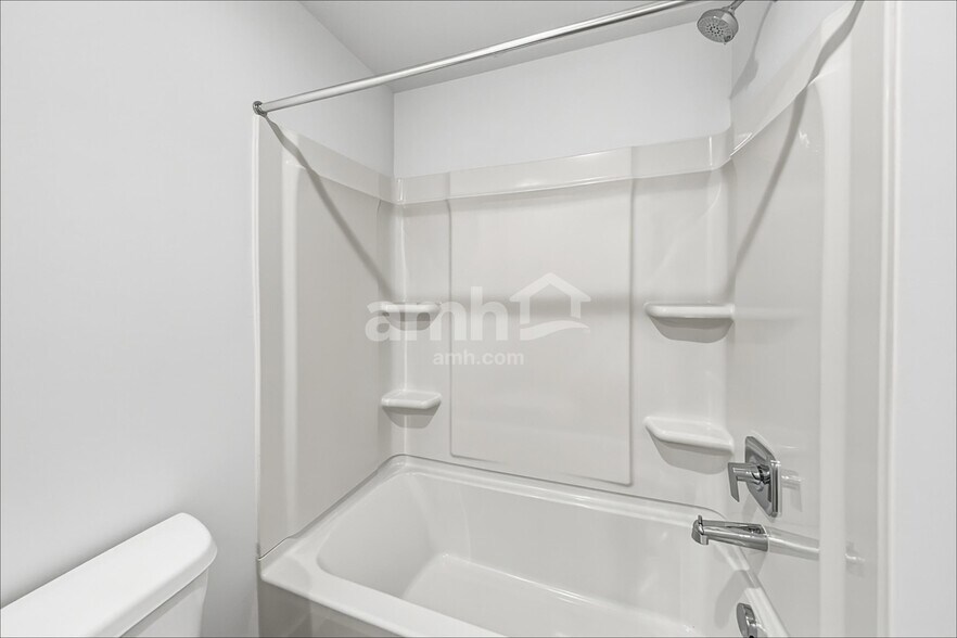 Building Photo - 1303 Carnaby St