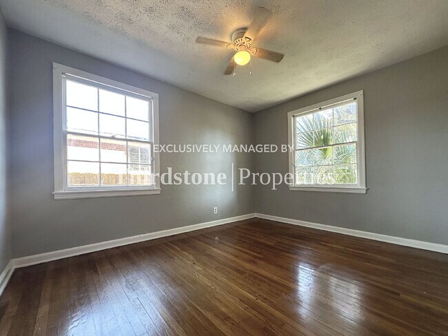 Building Photo - 1216 Hamilton St