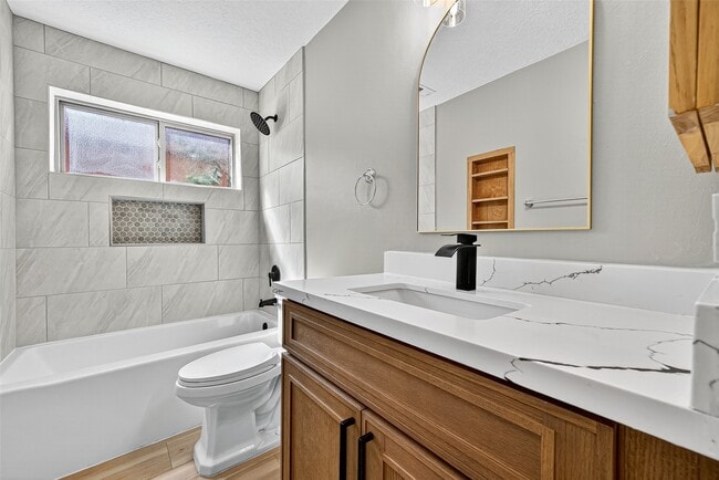 Building Photo - 2026 Ashford Hollow Ln