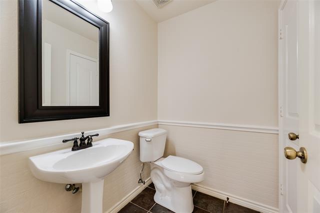 Building Photo - 7616 Jennifer Ln