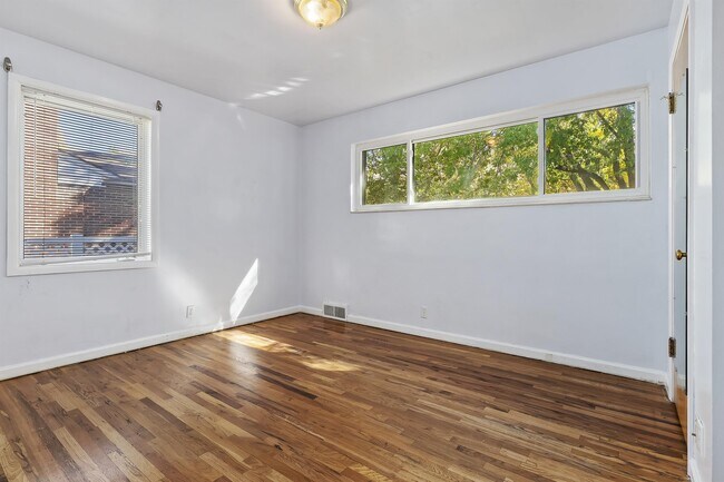 Building Photo - 3156 S Metropolitan Way