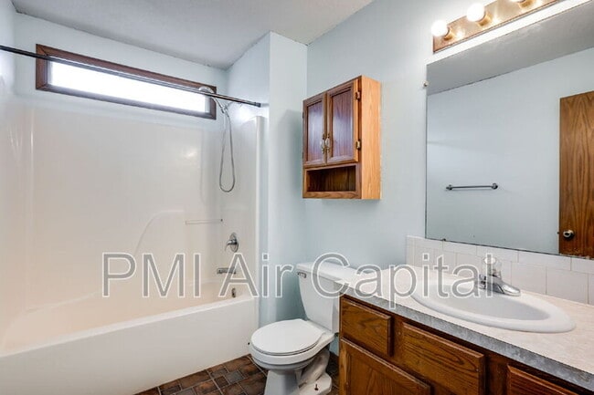 Building Photo - 4043 S Boyd St