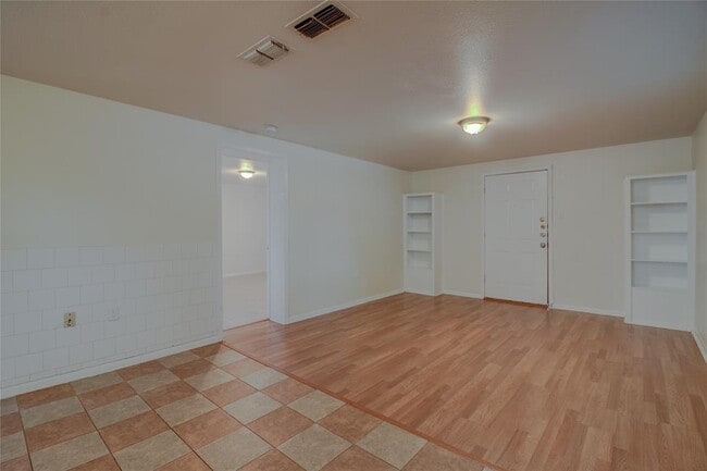 Building Photo - 1308 Pine St
