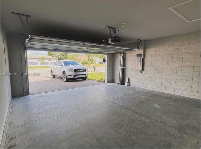 Building Photo - 30 SW 1st Pl