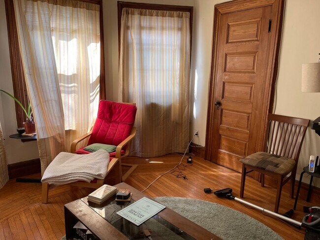 Building Photo - 288 Willow St