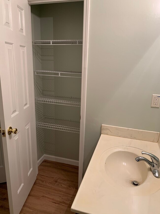 Linen closet - 1161 Greenyard Way