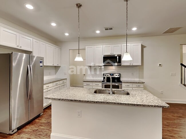 Building Photo - 234 McBee Pl