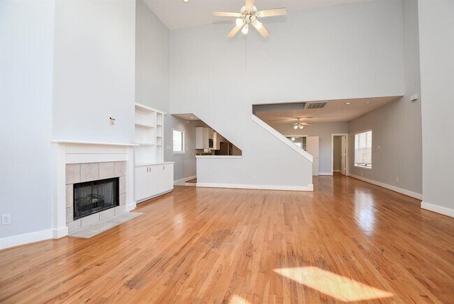 Building Photo - 9711 Marlive Ln