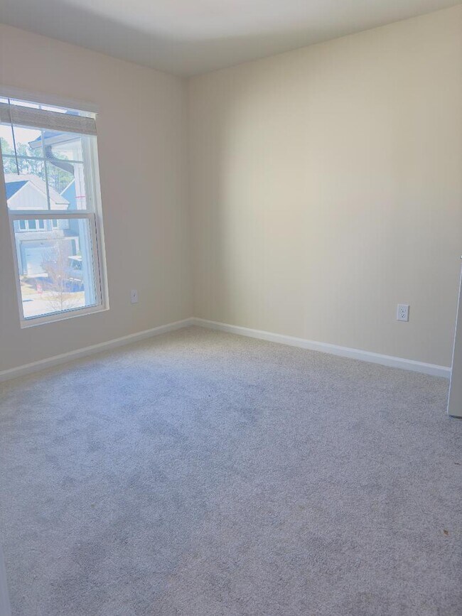 Building Photo - 829 McKenzie Pk Ter