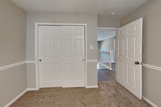 Building Photo - 1021 Glenview Dr