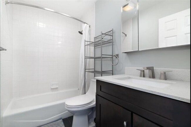 Building Photo - 207 Shearwater Ct W
