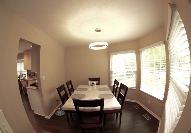 Building Photo - 420 Ascot Ln
